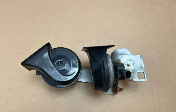 BMW 6 E63 E64 Horn signal 6935709