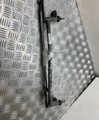 Front wiper linkage