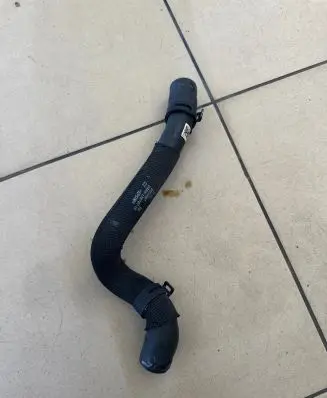 BMW 2 F46 Engine coolant pipe/hose 8658487
