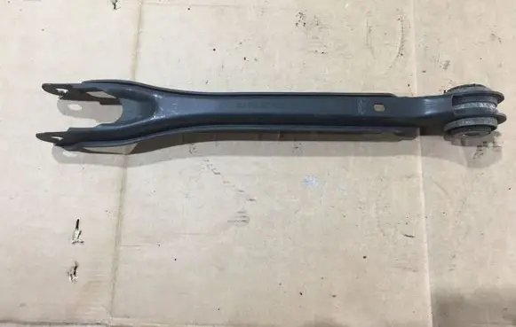 Mercedes-Benz C W205 Rear control arm A2043521205