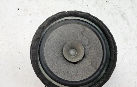 Mitsubishi L200 Front door speaker 8720A017