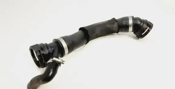 Engine coolant pipe/hose