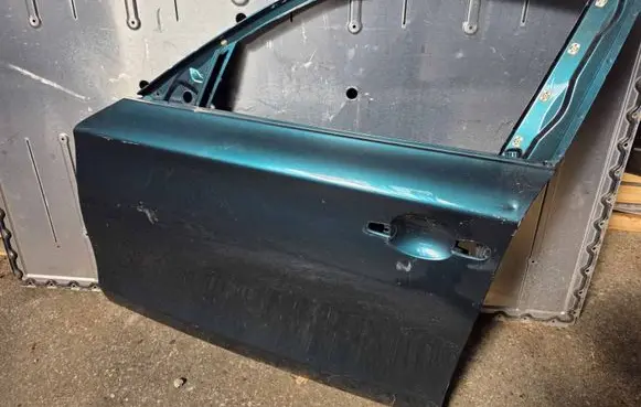 BMW 1 E81 E87 Front door 