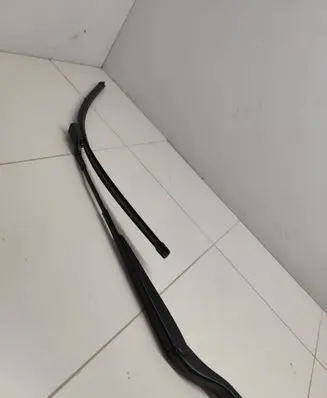 Peugeot 208 Front wiper blade arm 9822931680