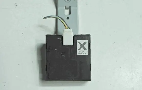 Nissan Leaf I (ZE0) Aerial antenna amplifier 1788D-FWC1G154 C6154