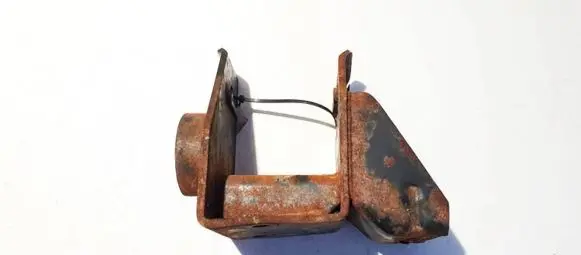 KIA Carnival Engine mounting bracket