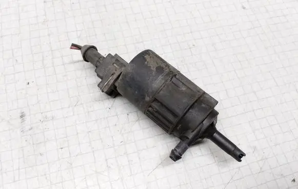 Mitsubishi Space Star Windscreen/windshield washer pump
