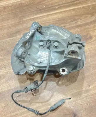 BMW 3 E90 E91 Front wheel hub 6764444