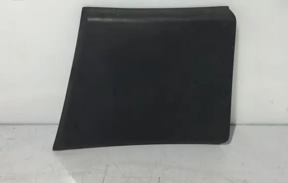 Rear fender molding trim
