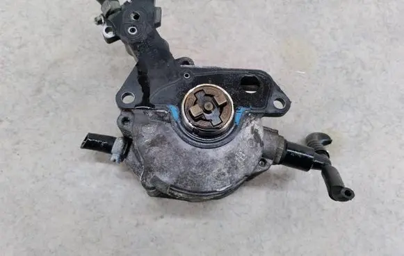 Volkswagen Caddy Vacuum pump 038145209