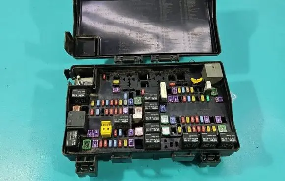 Jeep Grand Cherokee Fuse box set P68251627AB IMPRK1591805