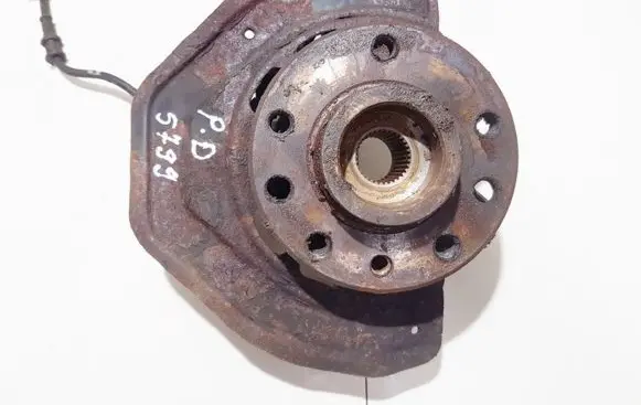 Opel Vectra B Front wheel hub