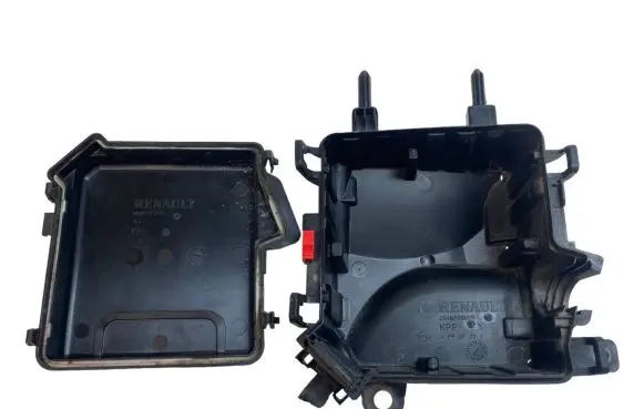 Renault Megane III Fuse box cover 284B10002R 284C40002R