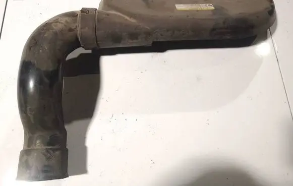 Air intake hose/pipe