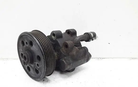 Mitsubishi Carisma Power steering pump 7700105710B
