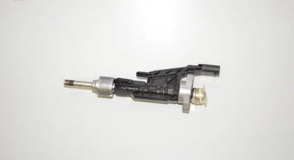BMW 5 G30 G31 Fuel injector 8656548 13538656548