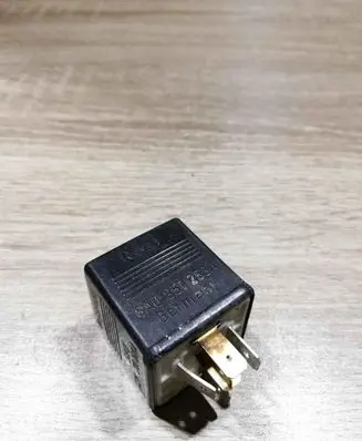 Audi A4 S4 B5 8D Other relay 8A0951253A 203