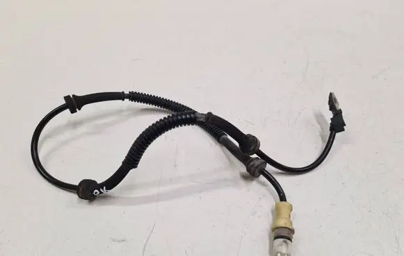 Renault Trafic II (X83) ABS brake wheel speed sensor 0265008077