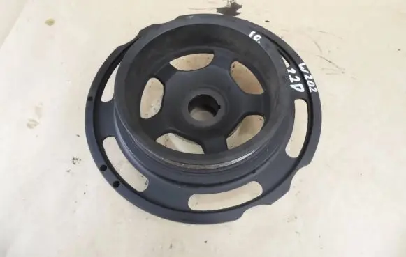 Mercedes-Benz C W202 Crankshaft pulley A6040300003 03190220HZ