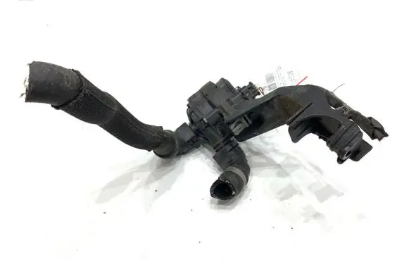 BMW 5 G30 G31 G38 Oil filter mounting bracket 6834923