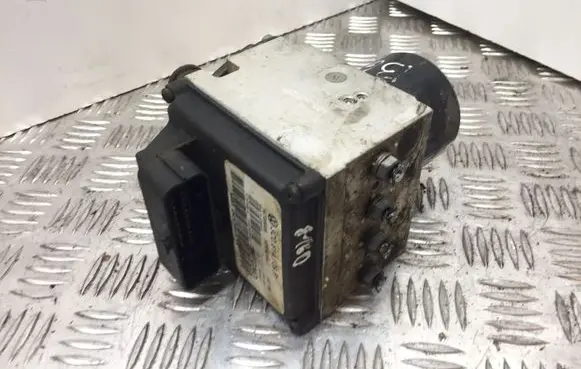 Volkswagen PASSAT B6 ABS Pump 3C0614109P 8160