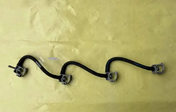 Mercedes-Benz C AMG W204 Fuel return line/hose A6460701832 A6460701732 A6460702132