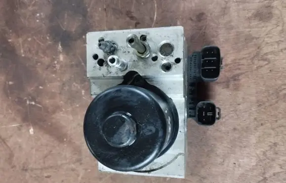 Lexus IS 200-300 ABS Pump 4454053010