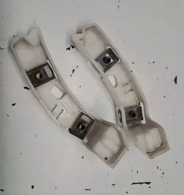 Peugeot 208 Front bumper mounting bracket 9673270180 9673270380