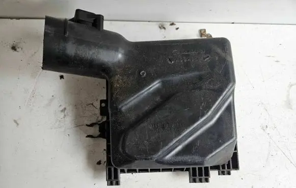 Subaru Legacy Air filter box cover A52AG04