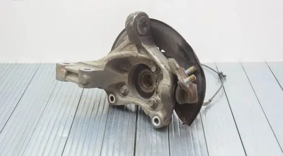 Toyota Prius (XW30) Front wheel hub 11444140