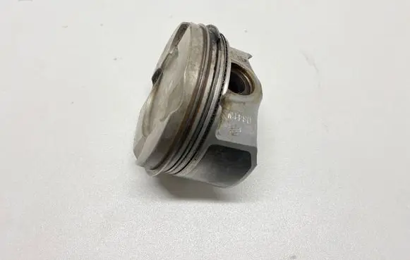 BMW 3 F30 F35 F31 Piston 7640166