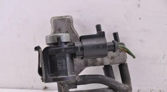 Volkswagen Golf VI Windscreen/windshield washer pump 1J0973722