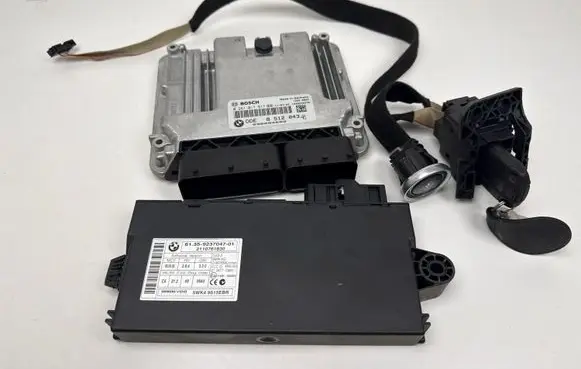 BMW 3 E90 E91 Engine ECU kit and lock set 0281017517
