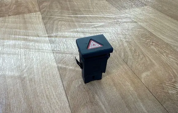 Volkswagen Multivan T5 Hazard light switch 7H5953235A