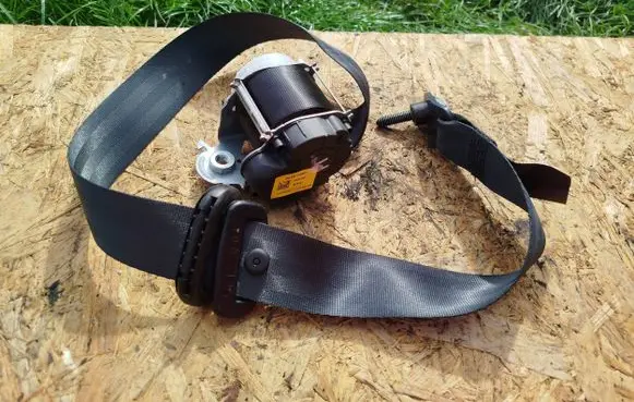 Renault Twingo III Rear seatbelt 34155626E 888403864R 061528