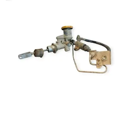 Subaru Forester SF Clutch master cylinder 