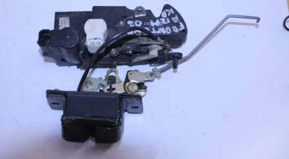 Opel Frontera B Front door lock 16637561 08600A