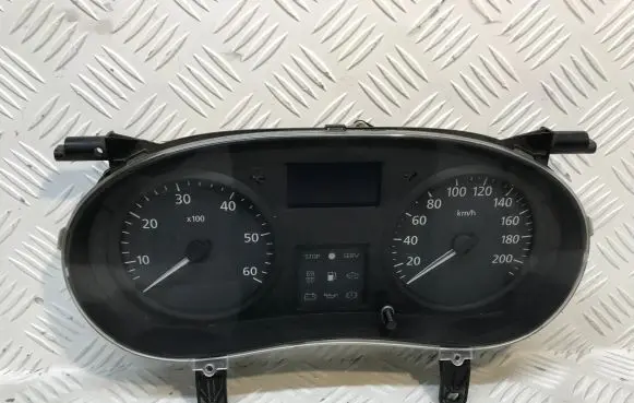 Renault Trafic II (X83) Speedometer (instrument cluster) P8200390128
