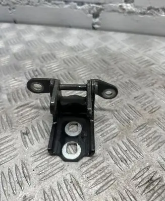 Opel Insignia A Rear door lower hinge A046574