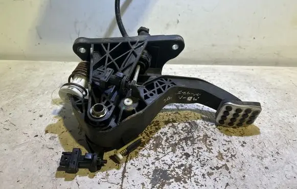 Mercedes-Benz A W176 Clutch pedal A2462900419