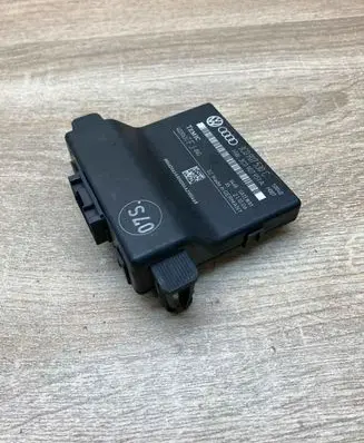 Volkswagen PASSAT B6 Gateway control module 3C0907530C 3C0907951A 007