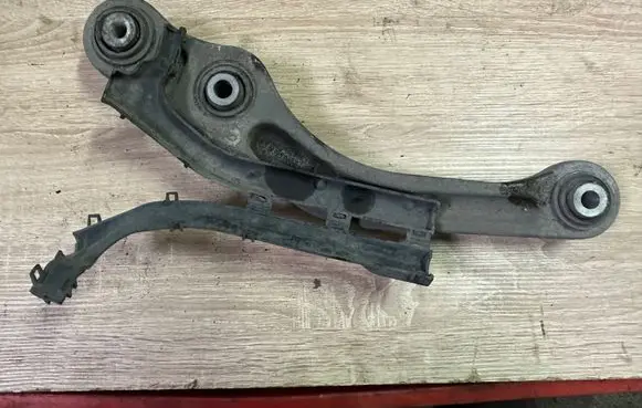 Audi A8 S8 D3 4E Rear upper control arm/wishbone 4e0505361