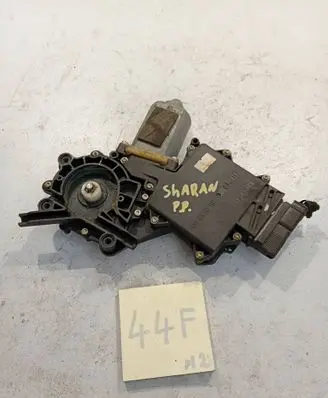 Volkswagen Sharan Front door window regulator with motor 7M0959802A