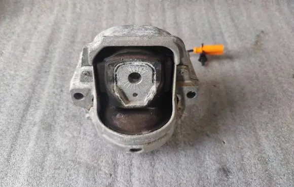 Audi A6 C7 Engine mount vacuum valve 8R0199381