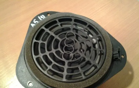 Audi A5 8T 8F Front door speaker 8T0035411A