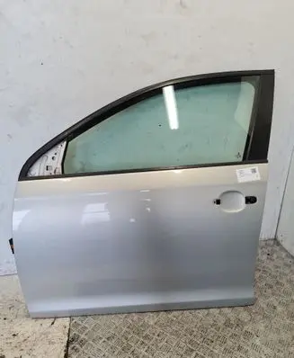 Volkswagen Jetta V Front door