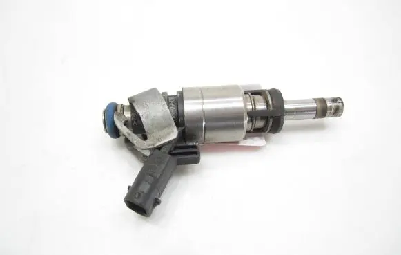 Audi A4 S4 B8 8K Fuel injector 06H906036G