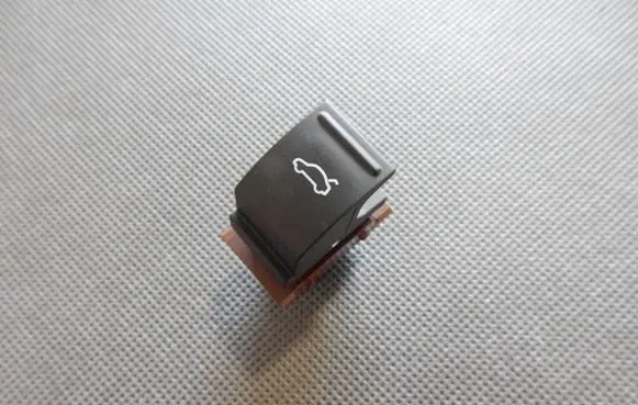 Volkswagen PASSAT B7 Tailgate opening switch 3AA959831