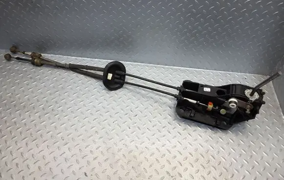 Citroen C4 I Gear shifter/selector 9657303580