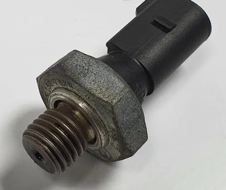 Mercedes-Benz B W245 Oil pressure sensor A0051537828
